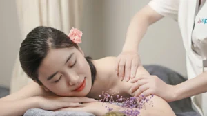 Massage thư giãn body bằng tinh dầu